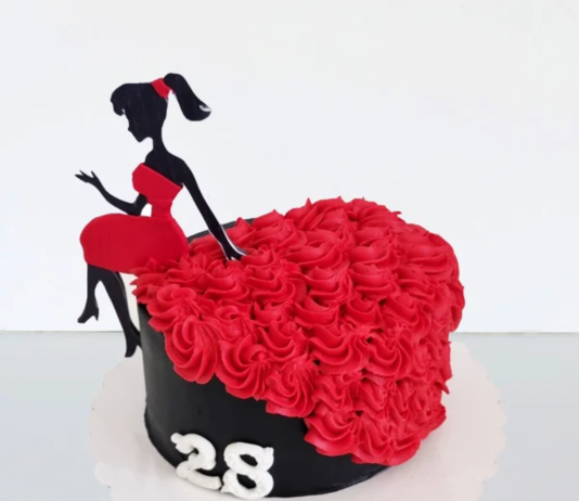 Modele de torturi la comandă de la eTorturi in frosting etorturi.ro