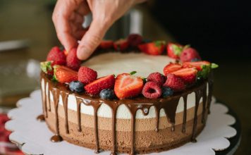 Patru tipuri de tort aniversar pe care le poți comanda online