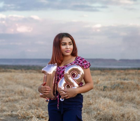 Ținute de majorat – cum te poți îmbrăca în una dintre cele mai speciale zile din viața ta Ținute de majorat