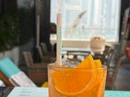 Cocktailul Sunrise Fizz
