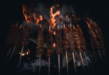 Temperaturi, timpi și greșelile care usucă carnea la grătar temperaturi interne carne
